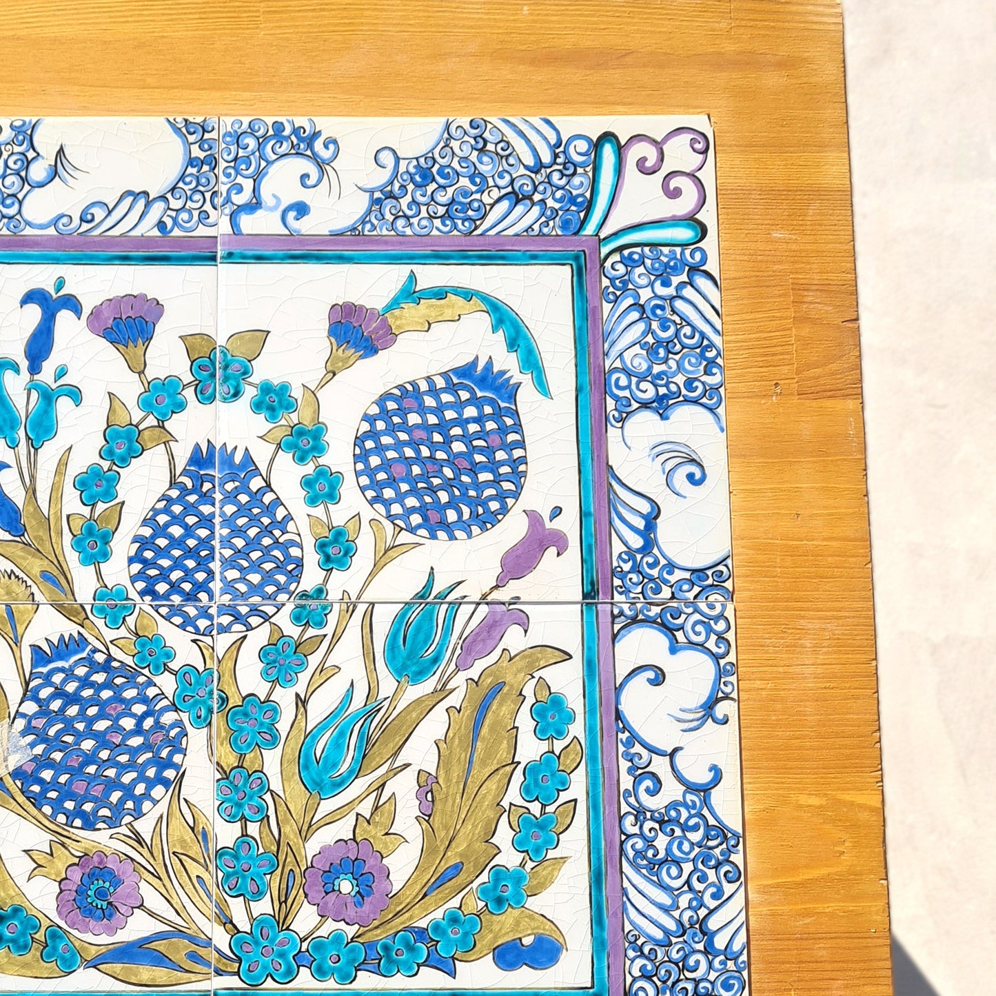 Şam İşi Desenli Çini ve Ahşap Sehpa
