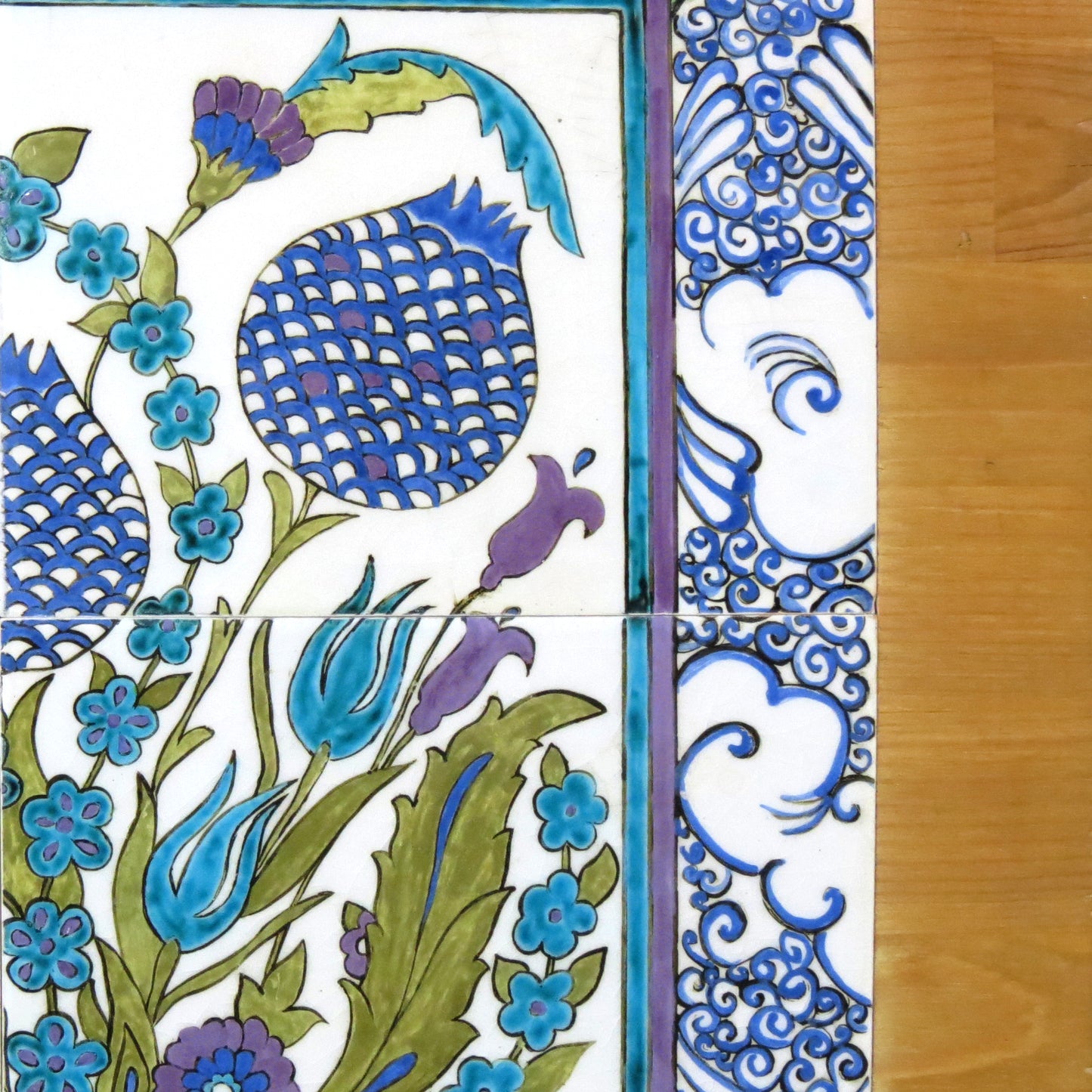 Şam İşi Desenli Çini ve Ahşap Sehpa