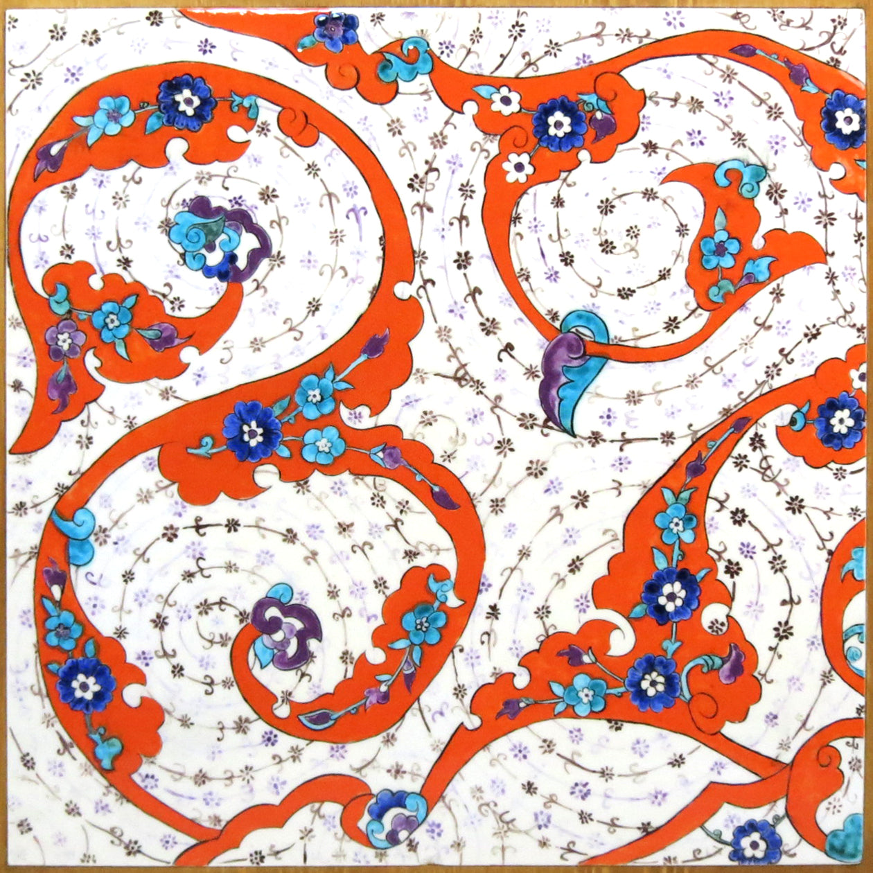 Rumi Desenli Çini ve Ahşap Sehpa
